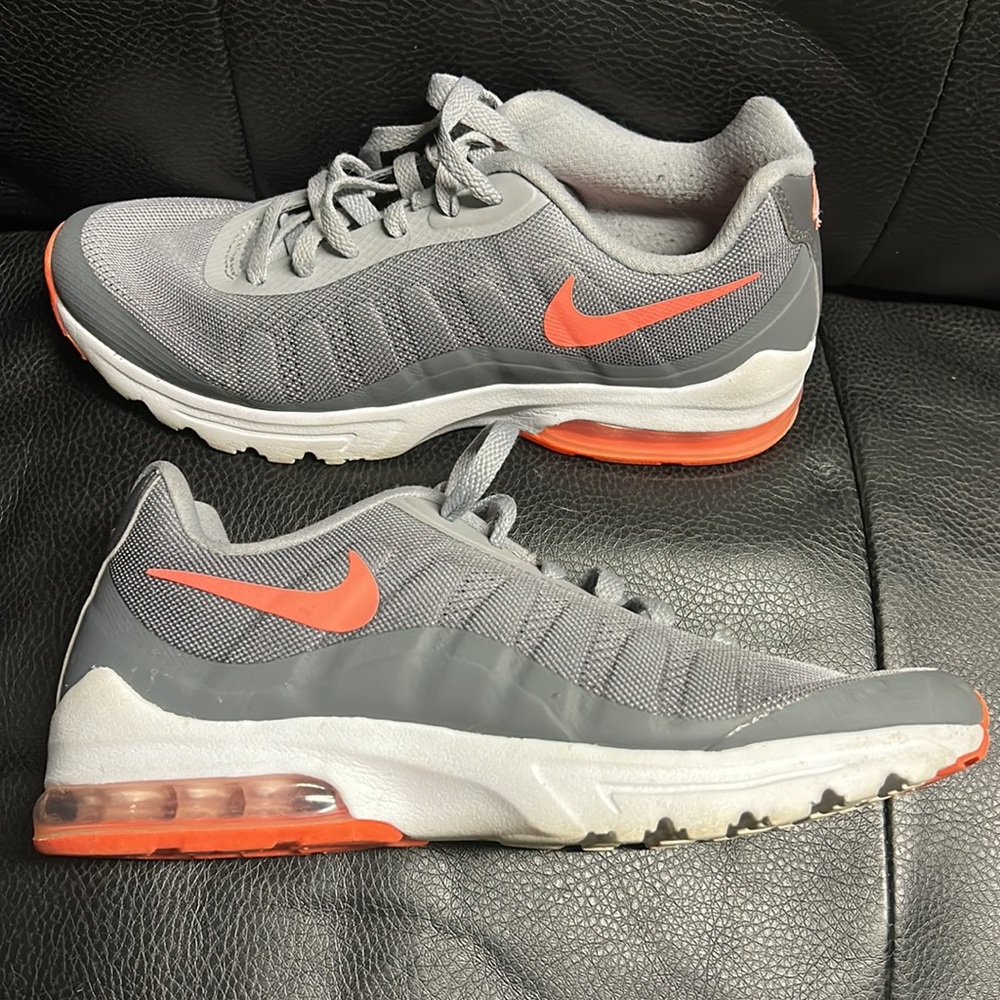 Nike shoes 8.5